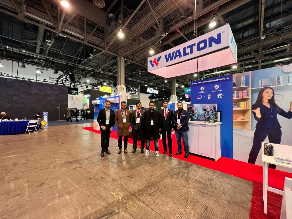 Walton gets huge response at CES, Las Vegas